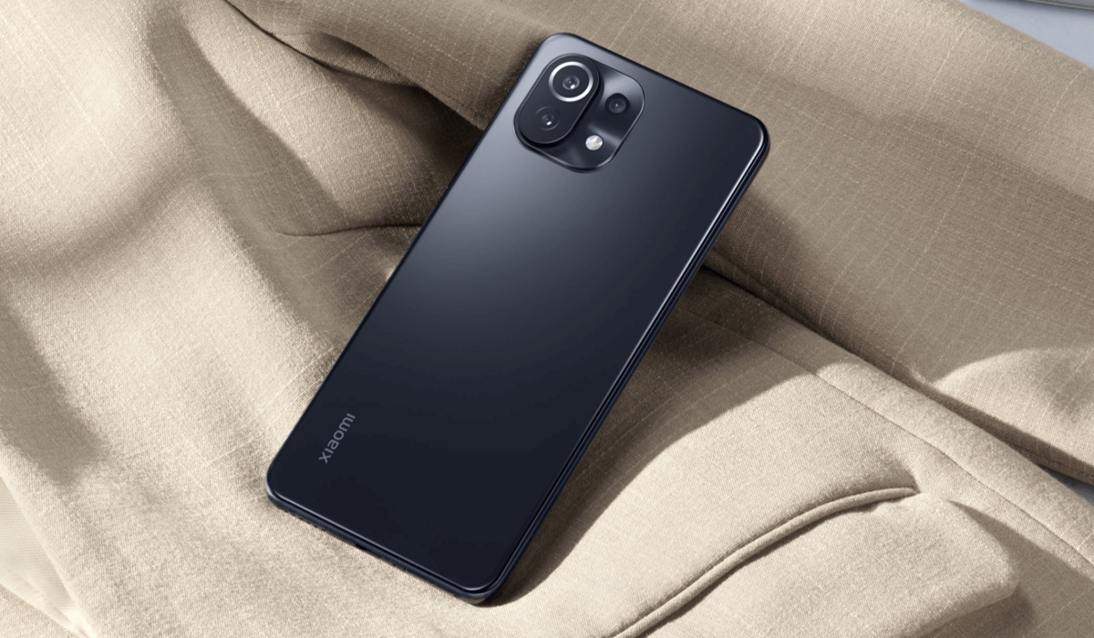 Огляд смартфону Xiaomi Mi 11 Lite: стиль, потужність та доступність